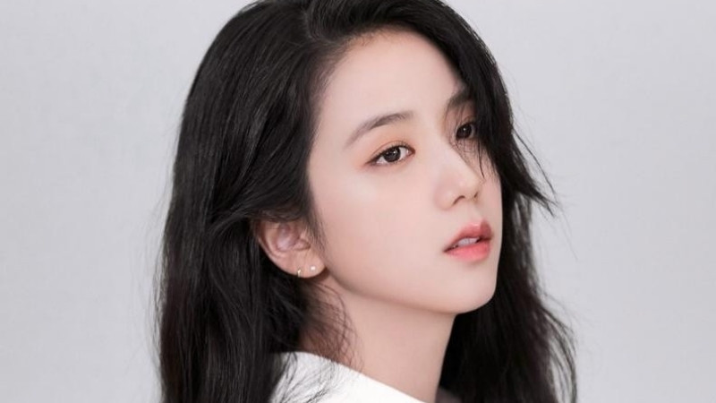 Ảnh nữ ca sĩ Jisoo của nhóm nhạc Blackpink với phong thái tự tin