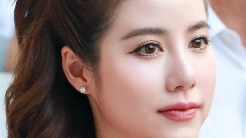 Ảnh nữ đẹp Thái Lan với nụ cười tỏa nắng