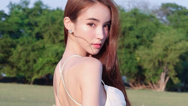 Ảnh nữ Hoa hậu chuyển giới Thái Lan Yoshi Rinrada với vẻ đẹp ấn tượng