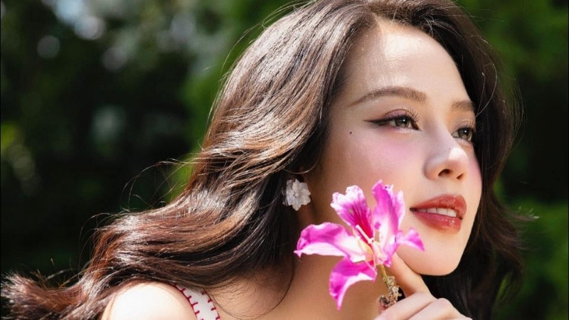 Ảnh nữ Hoa hậu Việt Nam Huỳnh Thị Thanh Thủy với vẻ đẹp tươi sáng