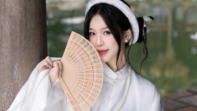 Ảnh nữ mẫu ảnh Quỳnh Anh với phong cách trẻ trung