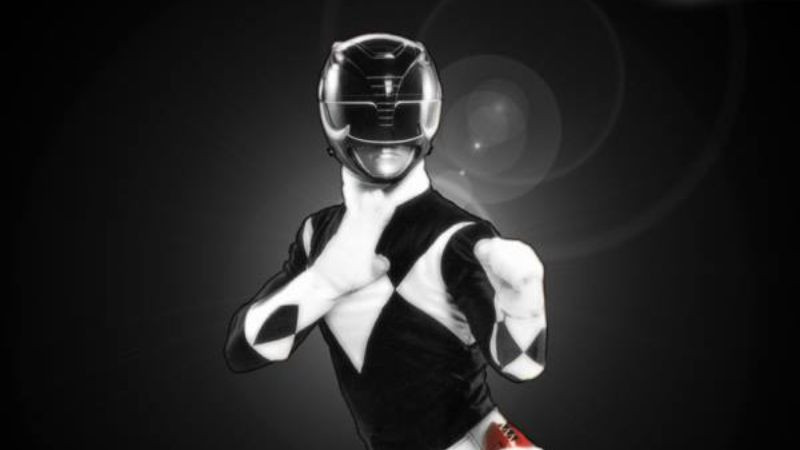 Ảnh siêu nhân Gao Đen trong tư thế chiến đấu cận chiến