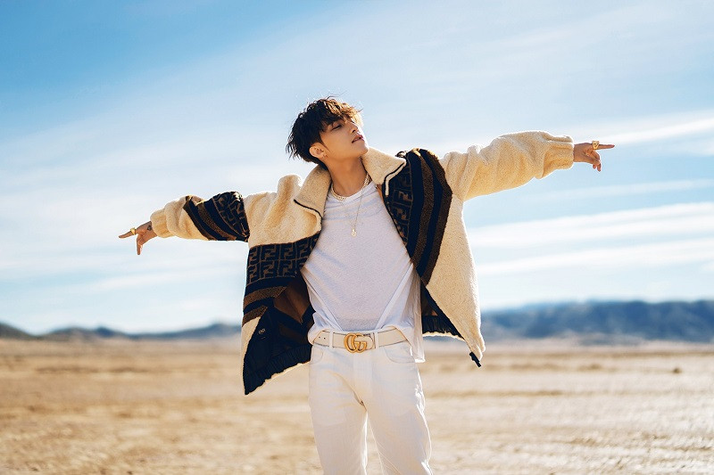 Ảnh Sơn Tùng M-TP trong MV hợp tác quốc tế &quot;Hãy trao cho anh&quot;