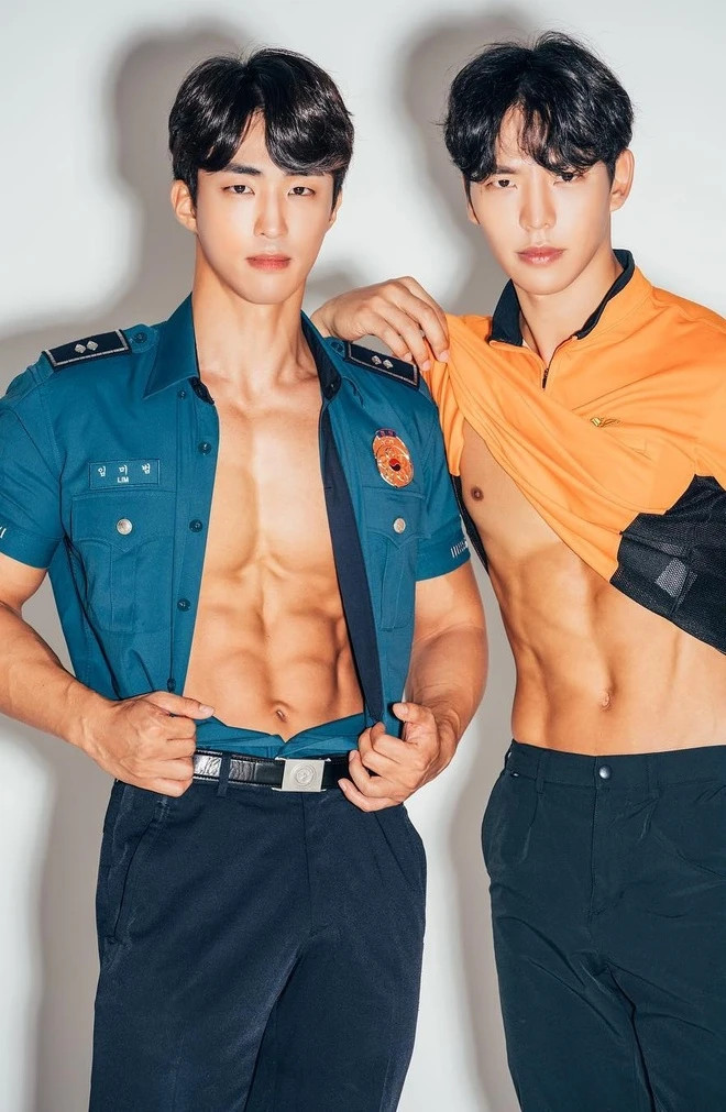 Ảnh trai 6 múi đang làm mẫu ảnh