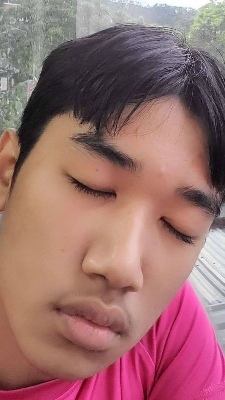 Ảnh trai xấu với kiểu tóc hai mái độc lạ