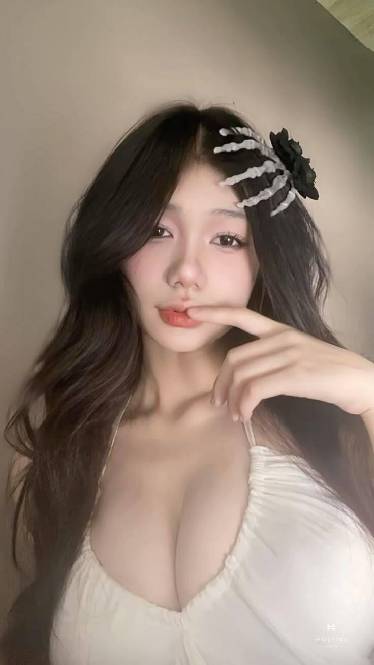 Ảnh vú đẹp tôn vinh nét cá tính của người phụ nữ