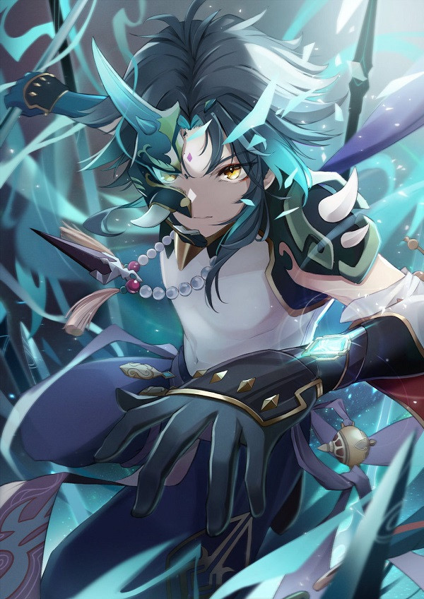 Ảnh Xiao đứng tạo dáng ngầu giữa nền tối