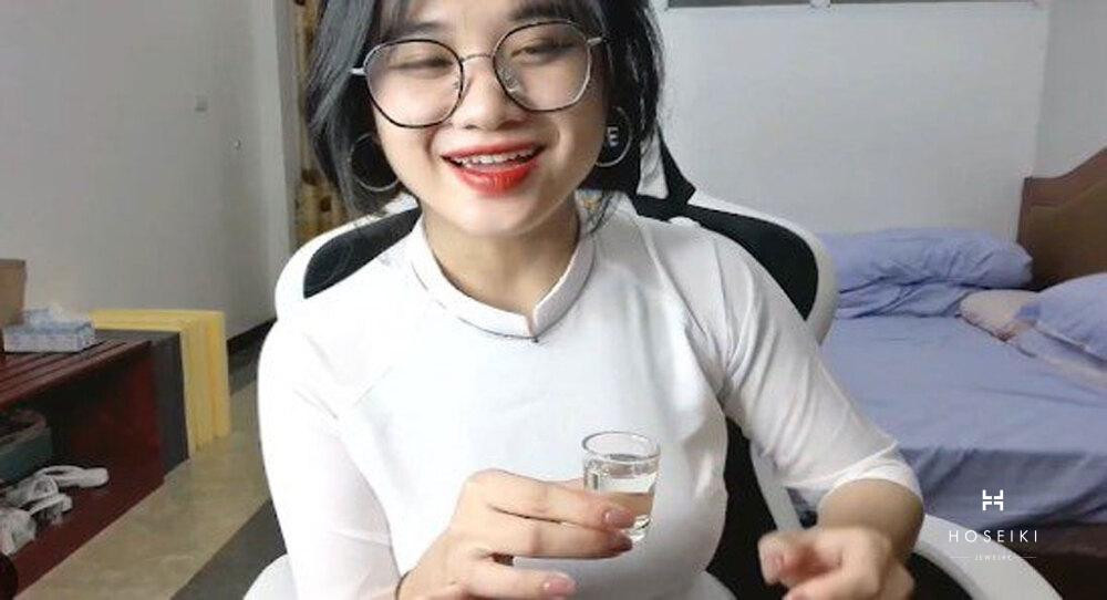 Anna Gấu biểu cảm nhí nhảnh cực kỳ dễ thương