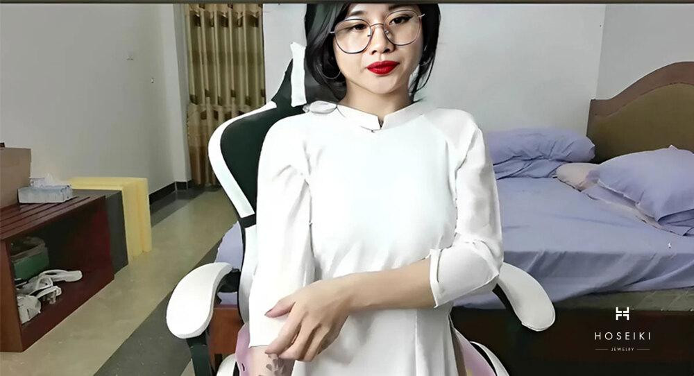 Anna Gấu đáng yêu toát ra từ mọi góc nhìn