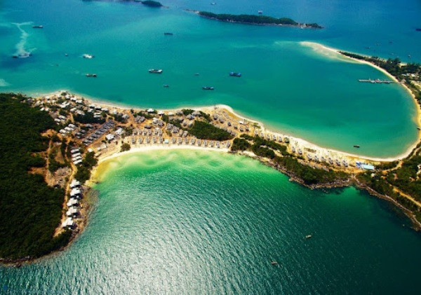 Bãi biển cát trắng, nắng vàng tại Đảo Phú Quốc mang đến sự mãn nhãn