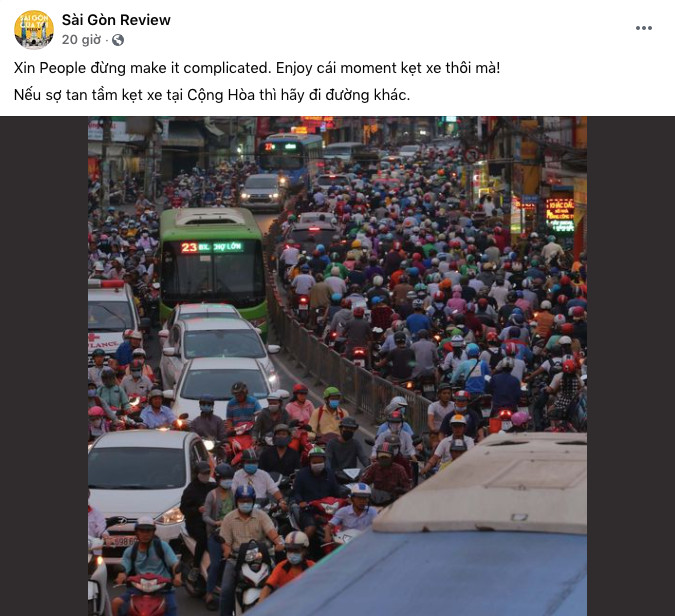 Bài đăng Fanpage Sài Gòn Review ứng dụng trend &quot;enjoy cái moment kẹt xe&quot;