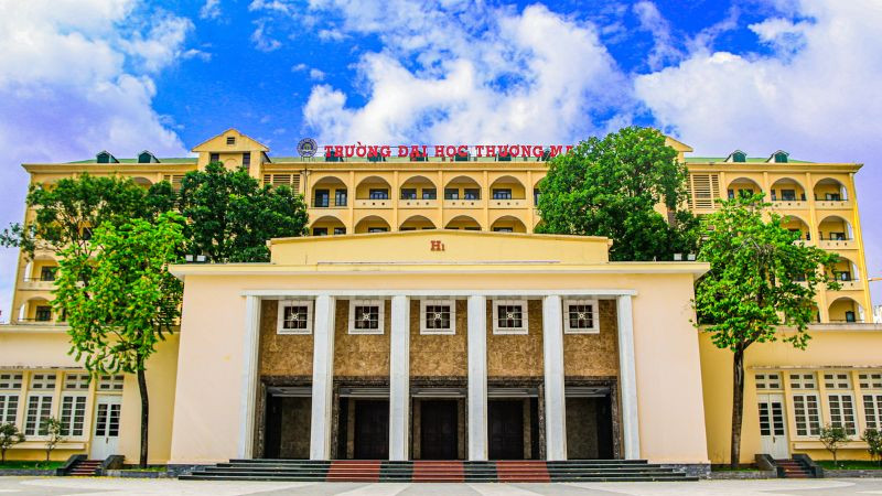 Bảng đen và phấn trắng quen thuộc trong lớp học xưa