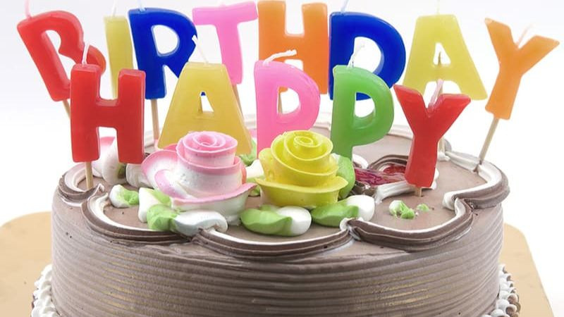Bánh sinh nhật đánh dấu cột mốc trưởng thành trong cuộc sống