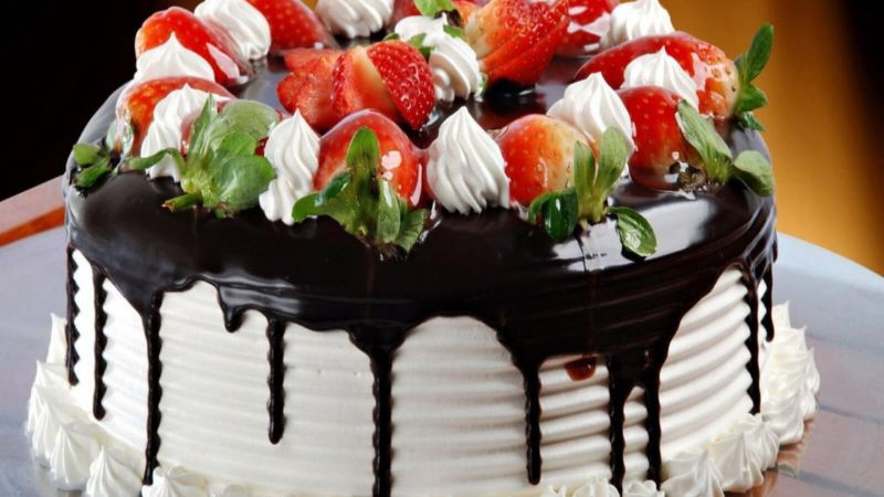 Bánh sinh nhật đẹp thể hiện tình yêu thương và sự quan tâm