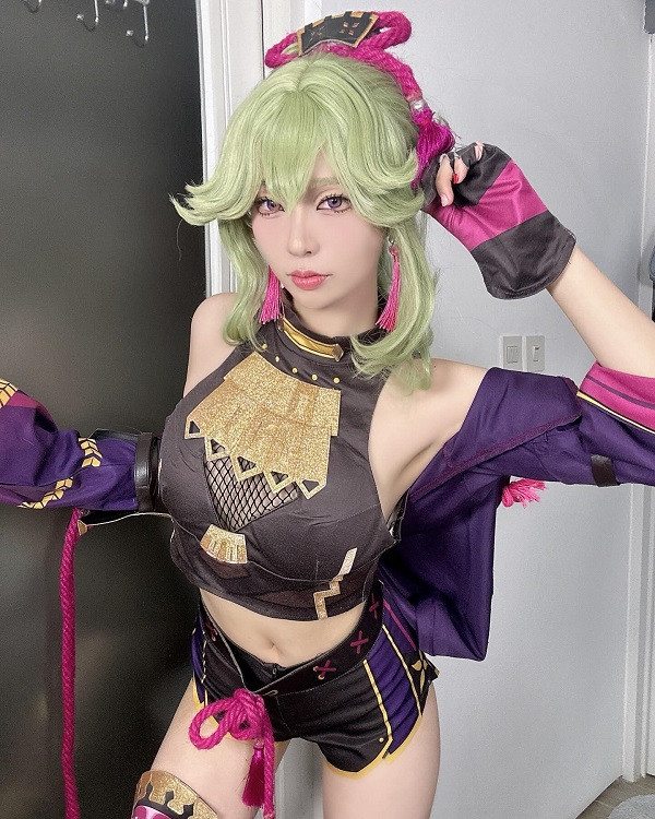 Biểu cảm lạnh lùng cực giống bản gốc của cosplayer Kuki Shinobu