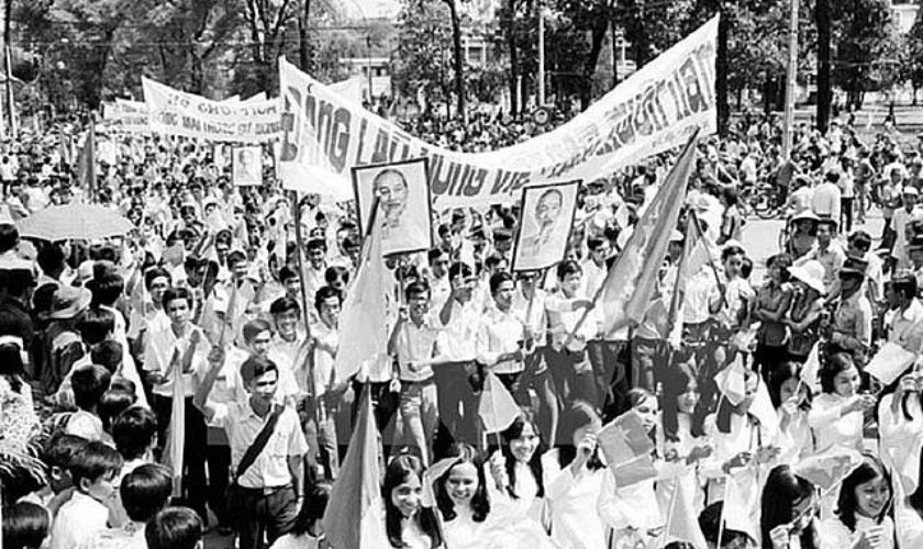 Biểu tình của công nhân đòi quyền lợi trong **hình ảnh 1/5** lịch sử