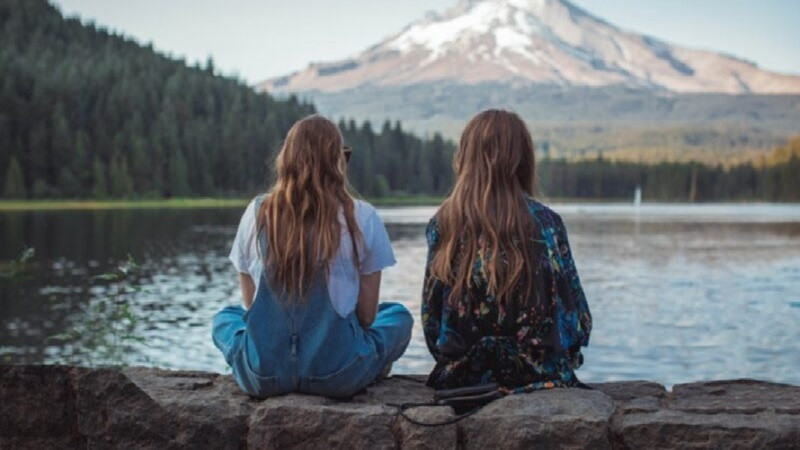 Biểu tượng của mối quan hệ bạn bè không lành mạnh hoặc một chiều, dấu hiệu của Homie không chân chính.