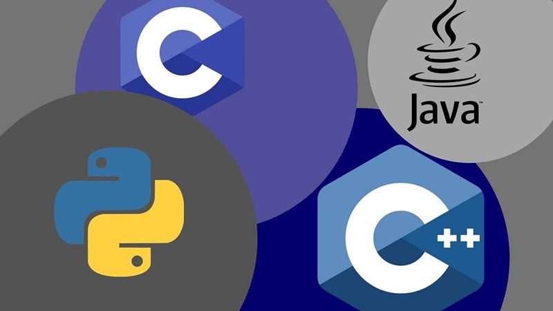 Biểu tượng hoặc đoạn mã minh họa các ngôn ngữ lập trình cấp cao phổ biến như Python, Java, C#.