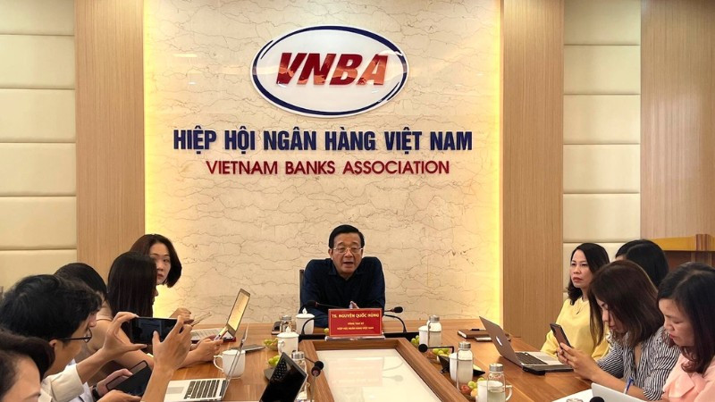 Biểu tượng tăng trưởng tài chính, tượng trưng cho việc Ngân hàng Nhà nước nới room tín dụng để thúc đẩy kinh tế