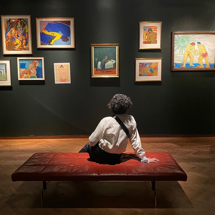 Một bộ sưu tập đa dạng và đẹp mắt của các tác phẩm tranh in đồ họa, thể hiện sự phong phú của nghệ thuật này