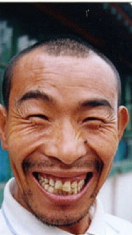 Bức ảnh trai xấu độc lạ với biểu cảm khuôn mặt ấn tượng