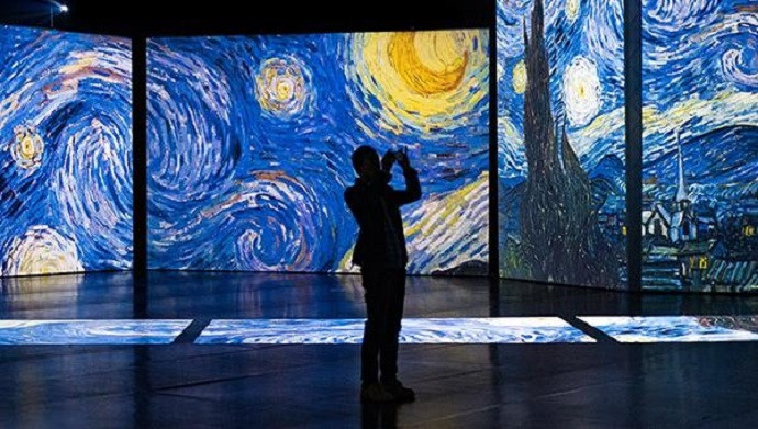 Bức tranh Đêm đầy sao của Van Gogh: Hành trình khám phá Kiệt tác & Bí ẩn Bức tranh Đêm đầy sao đang thu hút du khách tại Bảo tàng Nghệ thuật Hiện đại (MoMA), New York