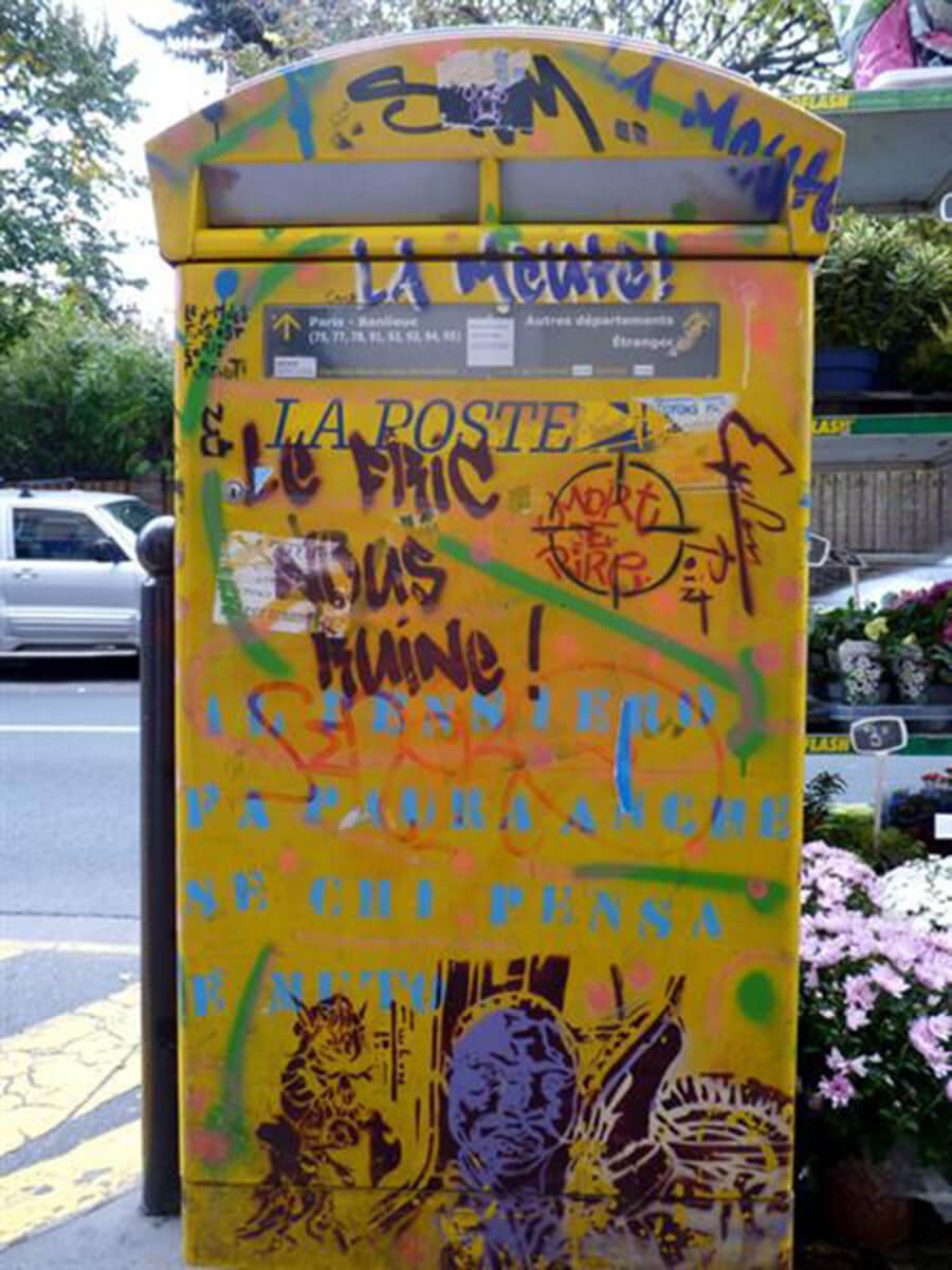 Bức tranh tường ấn tượng tại 33 Avenue Paul Vaillant Couturier, một ví dụ về nghệ thuật đường phố quy mô lớn