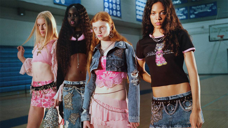 Các bạn trẻ khoe cá tính trong bộ ảnh nhóm Y2K