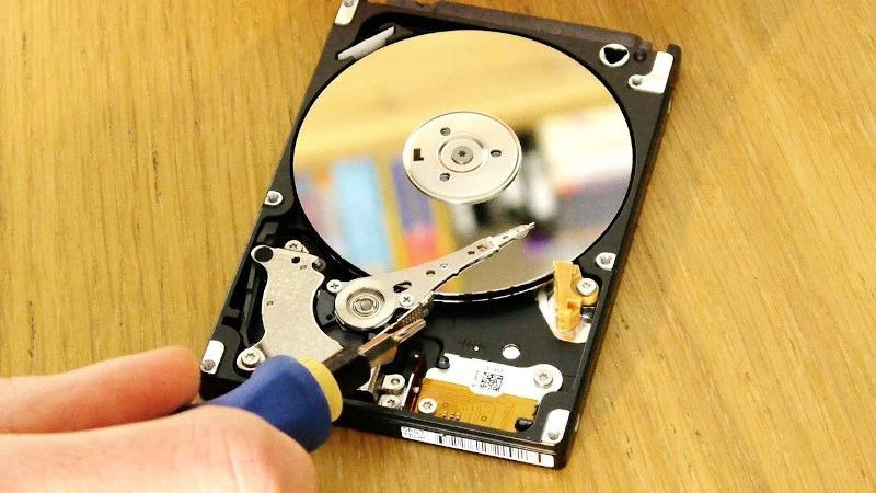 Các loại giao tiếp phổ biến trên ổ cứng HDD như SATA và SAS