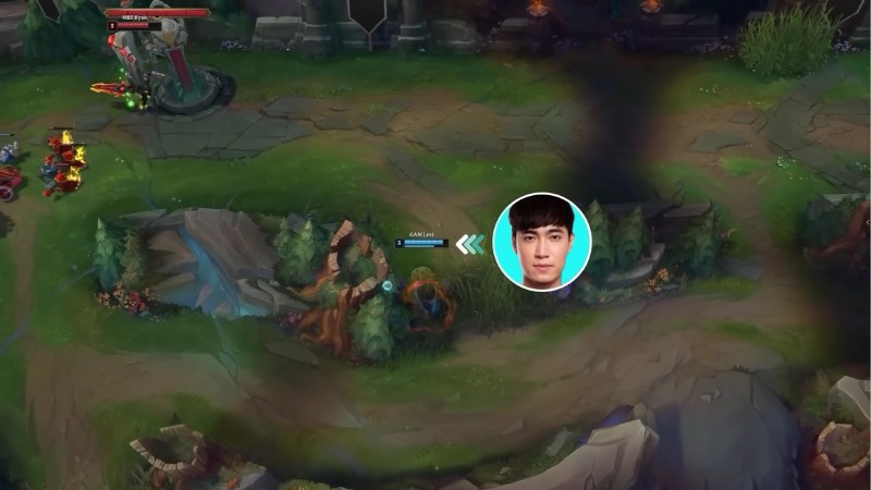 Cảnh đội chơi giành lợi thế sau pha gank thành công trong trận đấu MOBA