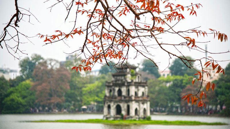 Cảnh sắc Hồ Gươm thơ mộng trong tiết trời thu