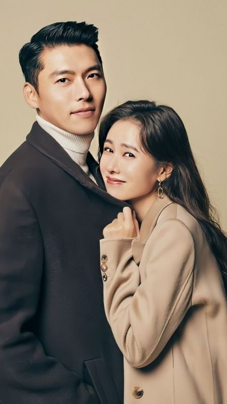 Cặp đôi Hyun Bin và Son Ye Jin trong Hạ cánh nơi anh