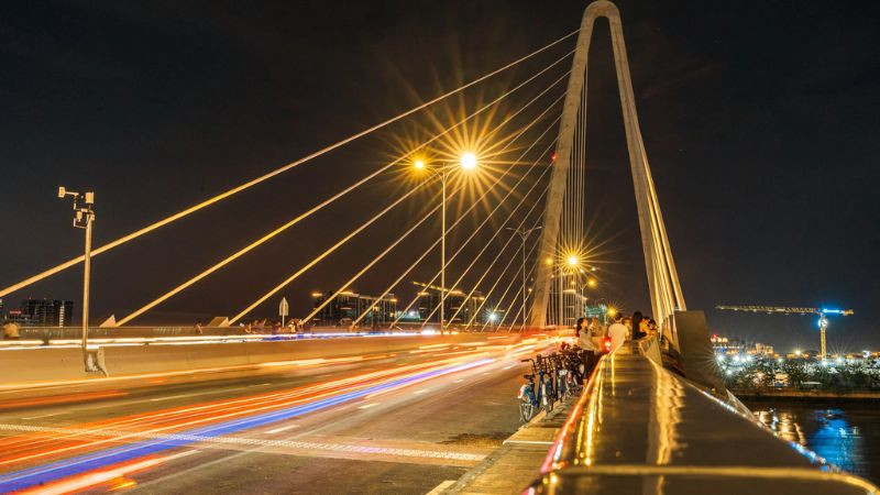 Cầu Ba Son với hệ thống chiếu sáng hiện đại về đêm