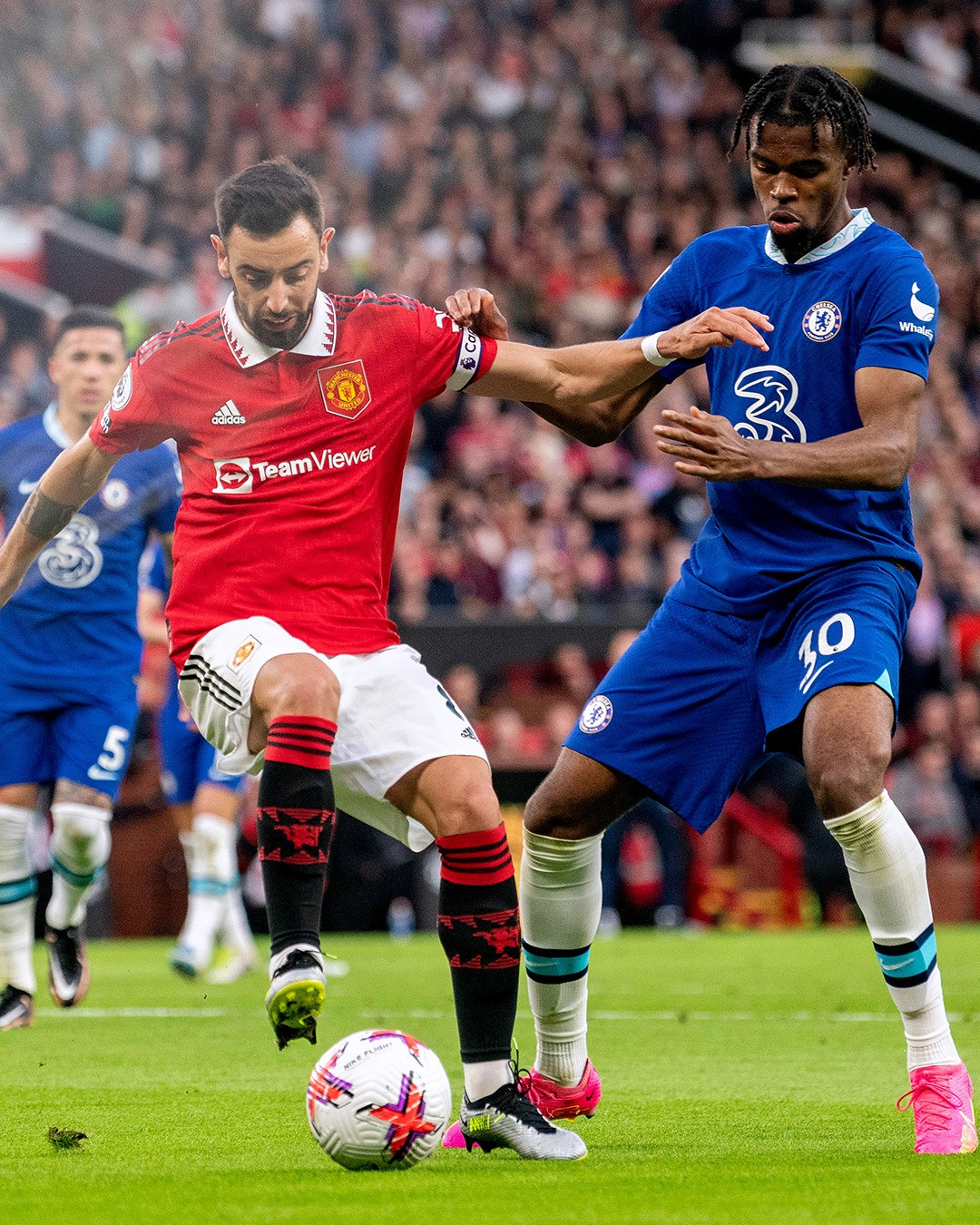 Cầu thủ Manchester United trong trang phục thi đấu trên sân