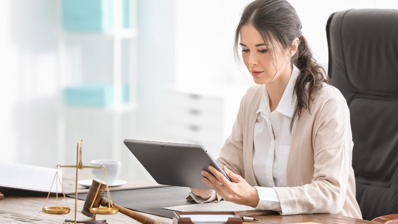 CFO đảm bảo hoạt động tài chính hiệu quả qua quản lý ngân sách và dòng tiền