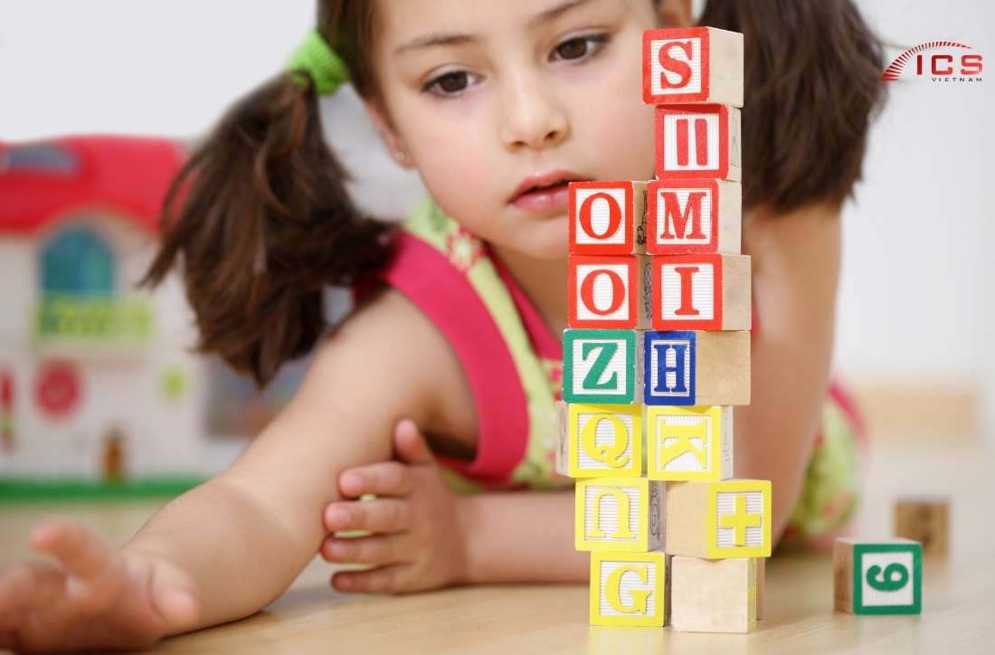 Cha mẹ cần chú ý biểu hiện của con khi áp dụng phương pháp Glenn Doman để tránh gây áp lực