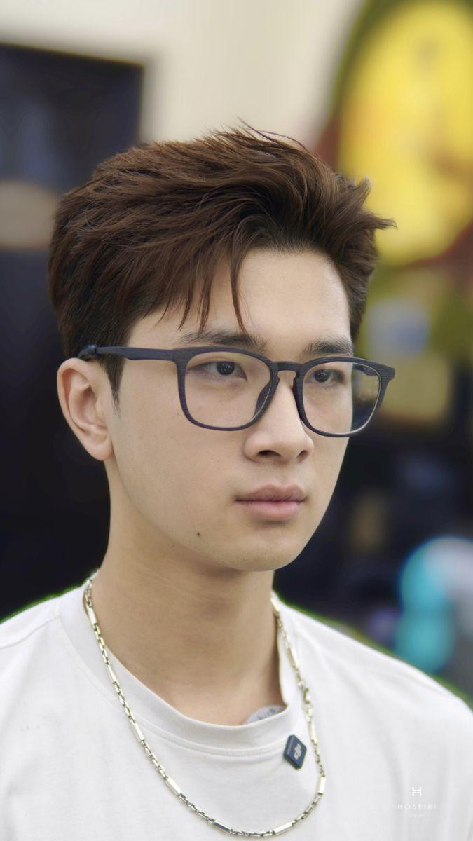 Chải nhẹ tay cũng đủ làm tóc 7/3 gọn gàng