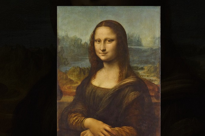Chân dung nàng Mona Lisa của Leonardo da Vinci, kiệt tác nổi tiếng thế giới với nụ cười bí ẩn và ánh mắt thu hút.