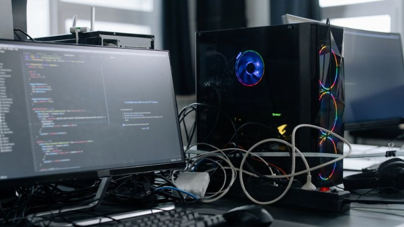 Chi phí đầu tư ban đầu cao là nhược điểm chính của các dòng máy trạm và laptop máy trạm.