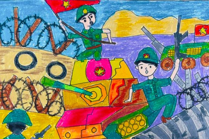 Chú bộ đội tuần tra bảo vệ chủ quyền