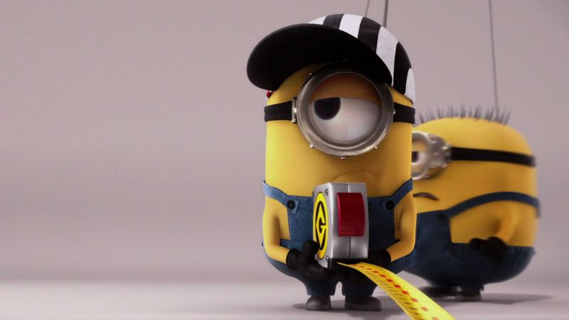 Chú Minion Stuart chơi guitar điện một cách ngẫu hứng