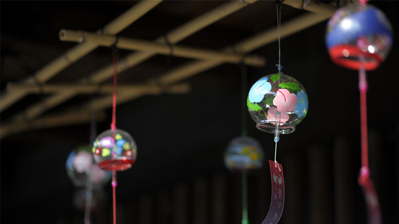 Chuông gió được thiết kế theo chủ đề biển cả, mang lại cảm giác thư thái