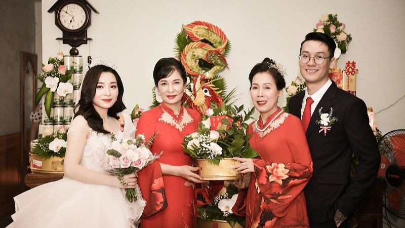 Chụp ảnh cưới đẹp đơn giản trên bãi biển