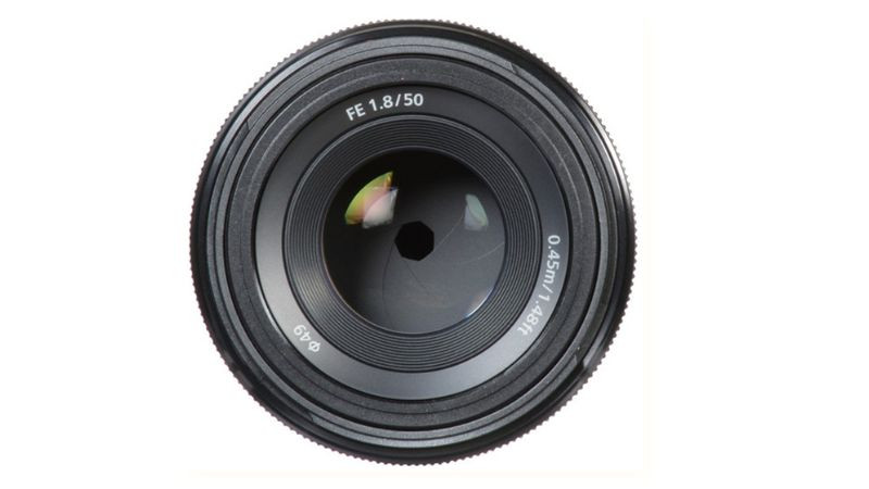 Chụp chân dung với hiệu ứng xóa phông sử dụng khẩu độ f/1.8