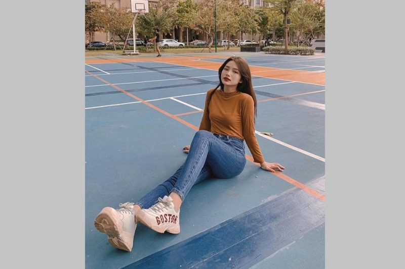 Cô gái ngầu với mái tóc ngắn