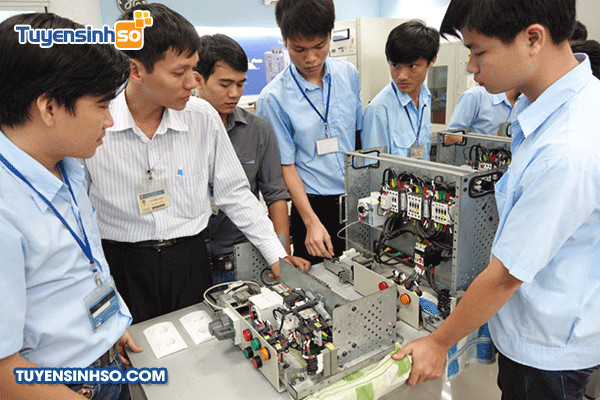 Cơ hội nghề nghiệp đa dạng cho người học Kỹ thuật Điện, Điện tử