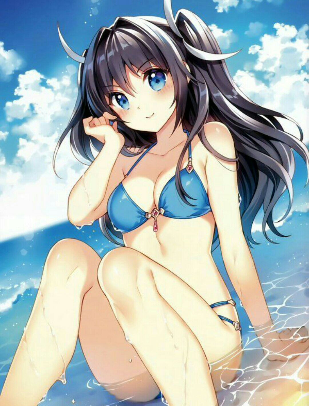 Cô nàng anime mặc bikini bên bờ biển xanh