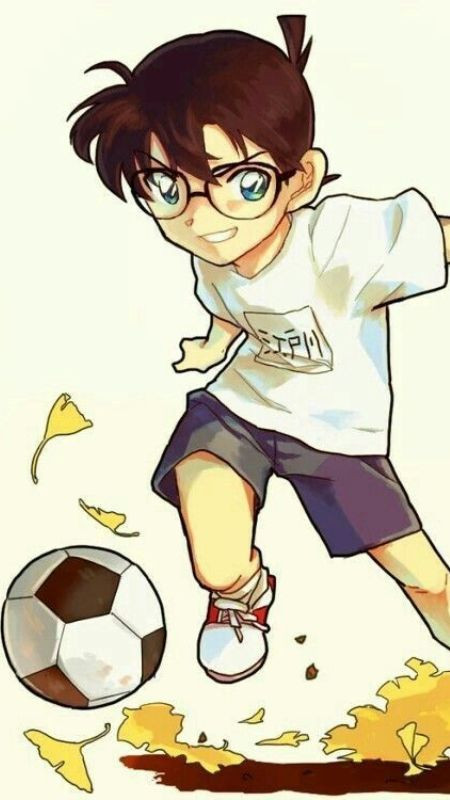 Conan ngầu thể hiện kỹ năng bóng đá