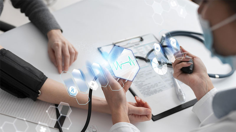 Công nghệ module hóa trong lĩnh vực y tế, ví dụ hệ thống thiết bị chẩn đoán hoặc quản lý hồ sơ bệnh án điện tử.