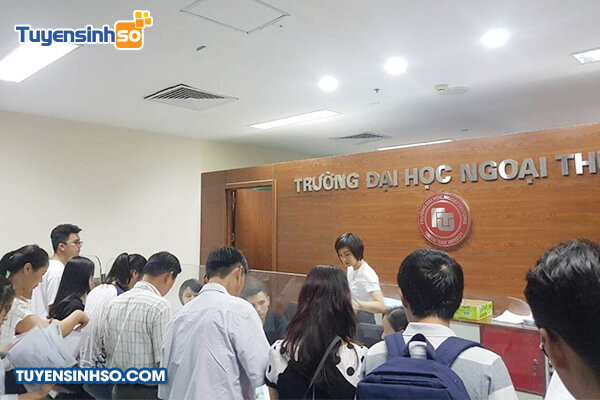 Cổng vào hoặc tòa nhà đặc trưng của Đại học Ngoại thương